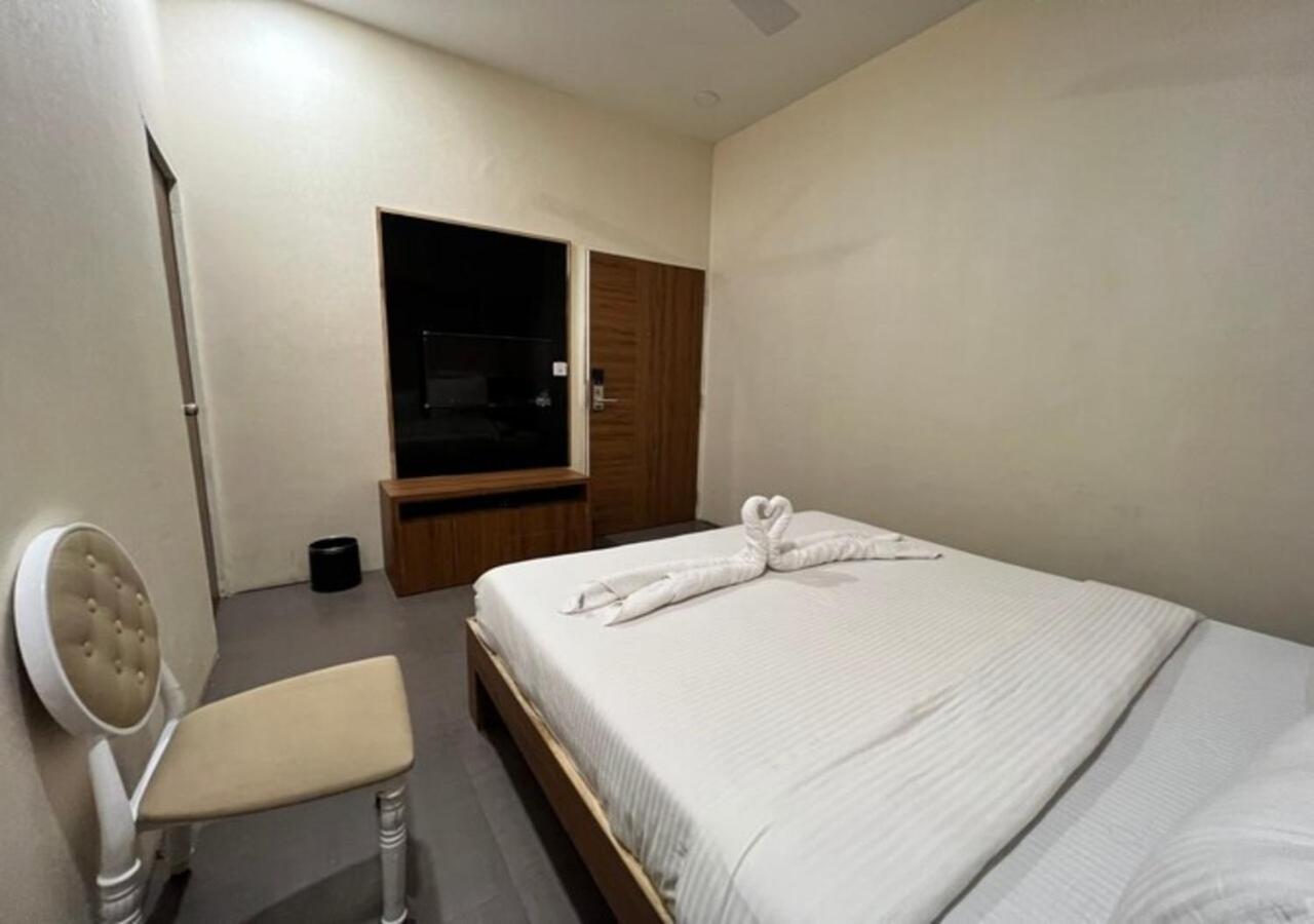 One Earth Santu Eco Resort Bhavnagar Bagian luar foto